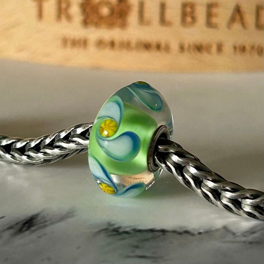 TROLLBEADS Green Blue Yellow Spinner Unique LAA 925 NEW Condition